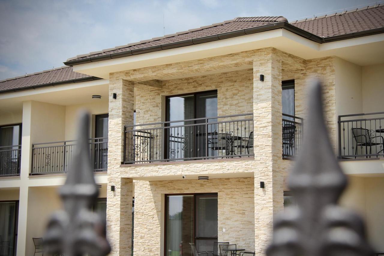 Jazmin Apartmany Veľký Meder المظهر الخارجي الصورة